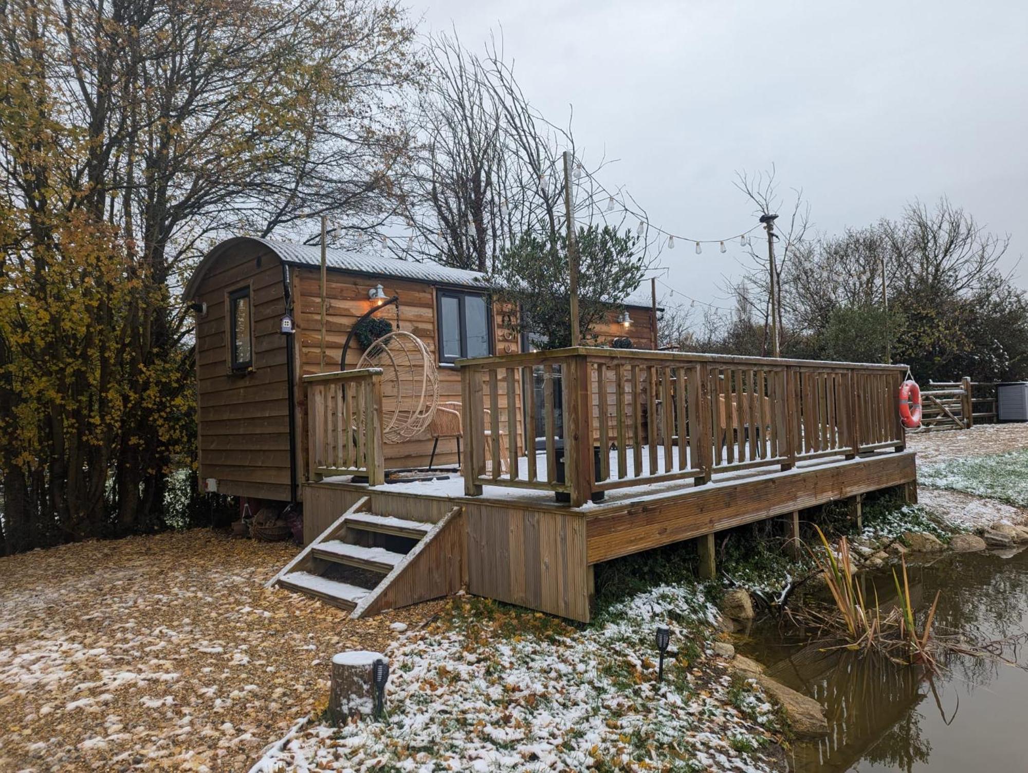 Rusty Duck Retreat Shepherds Hut Shedfield Exteriör bild